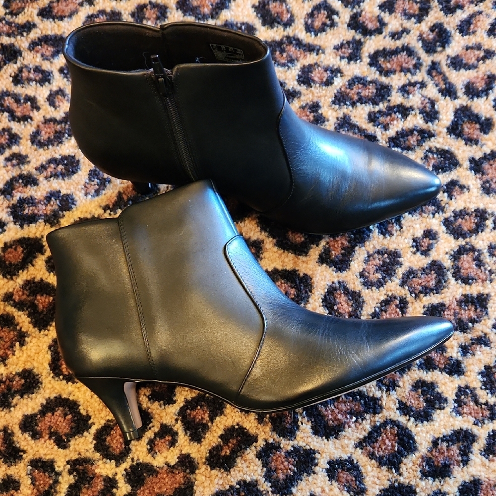 Clarks Sleek Black Ankle Booties - Linvale Judith